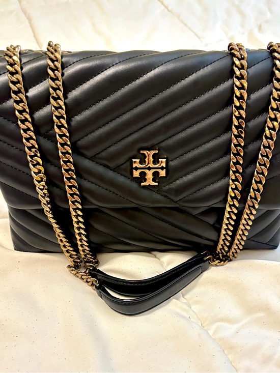 Tory Burch Handbags - Tory Burch Black Kira Quilted Leather Shoulder Bag with Gold Chain Detail